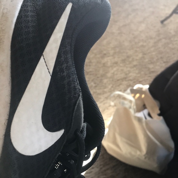 Nike shoes - Picture 3 of 3